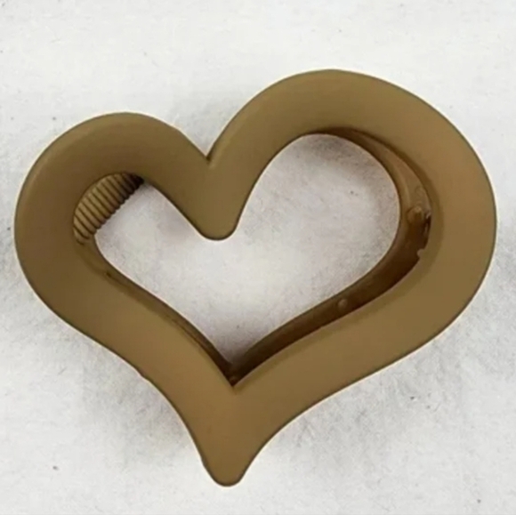 Heart Claw Clip Hair Accessories - Picture 4 of 4